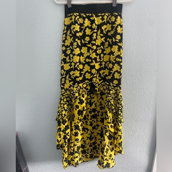 Alice + Olivia Dresses & Skirts - Alice and Olivia High Low Skirt Yellow and black floral size 4